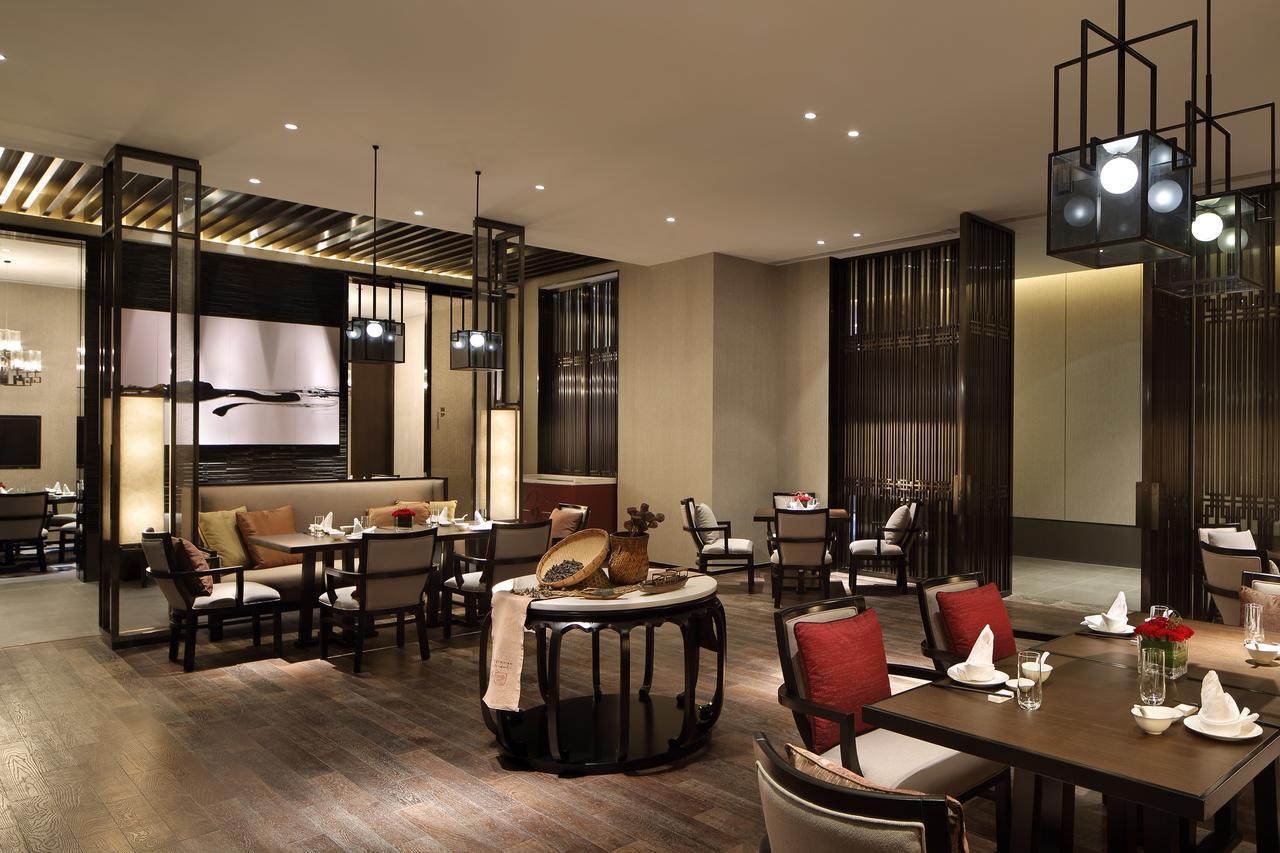 Отель Wanda Realm Hefei Chaohu Экстерьер фото
