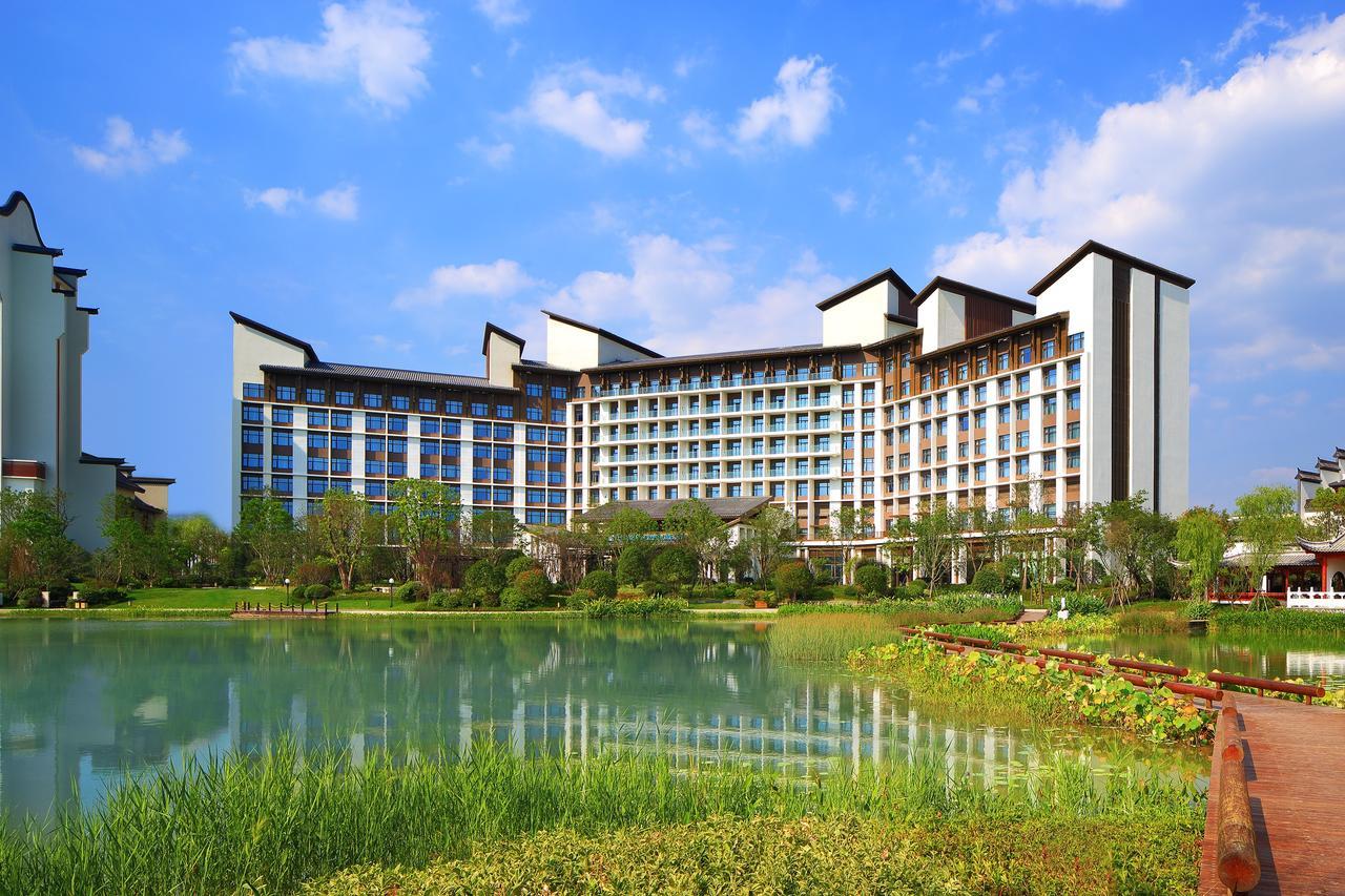 Отель Wanda Realm Hefei Chaohu Экстерьер фото