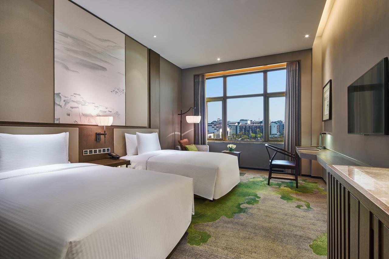 Отель Wanda Realm Hefei Chaohu Экстерьер фото