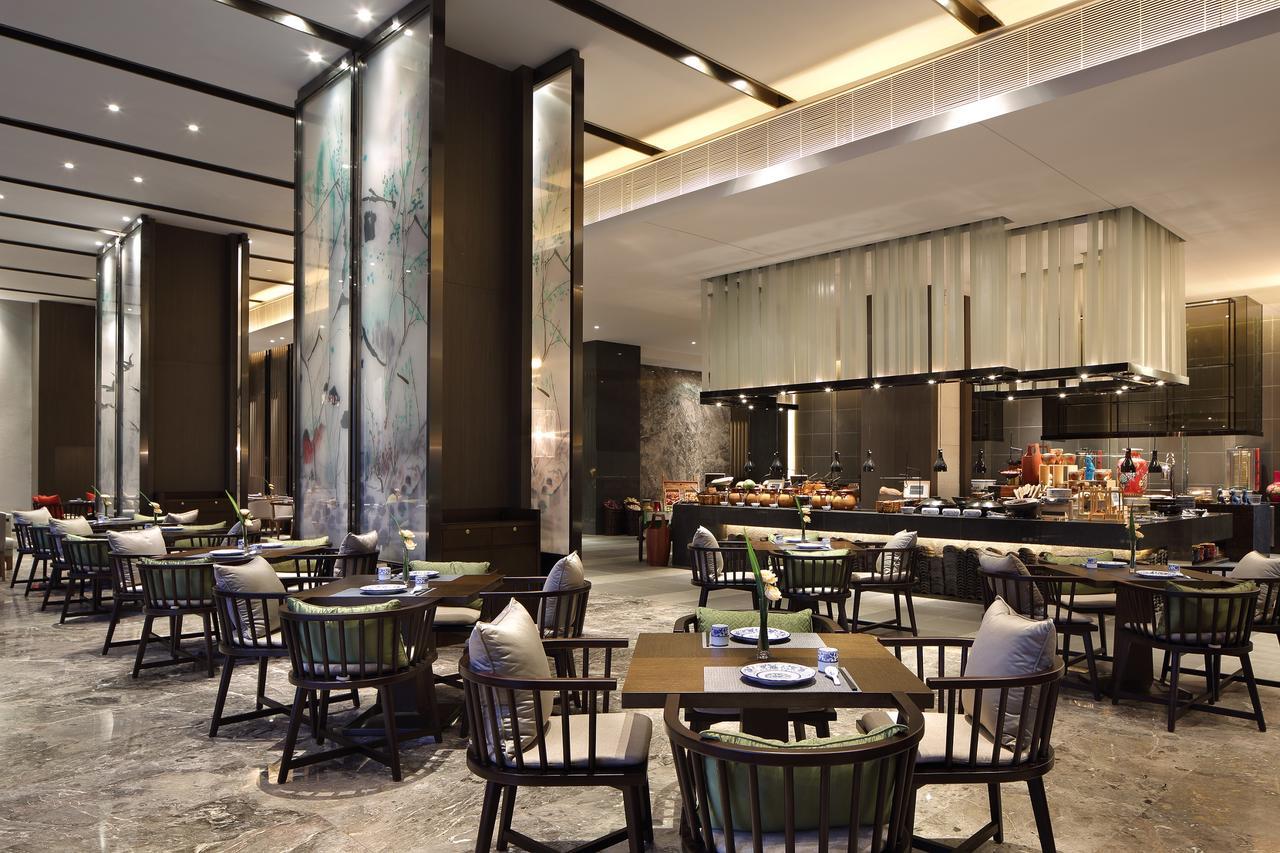 Отель Wanda Realm Hefei Chaohu Экстерьер фото