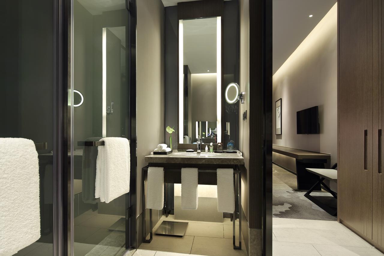 Отель Wanda Realm Hefei Chaohu Экстерьер фото