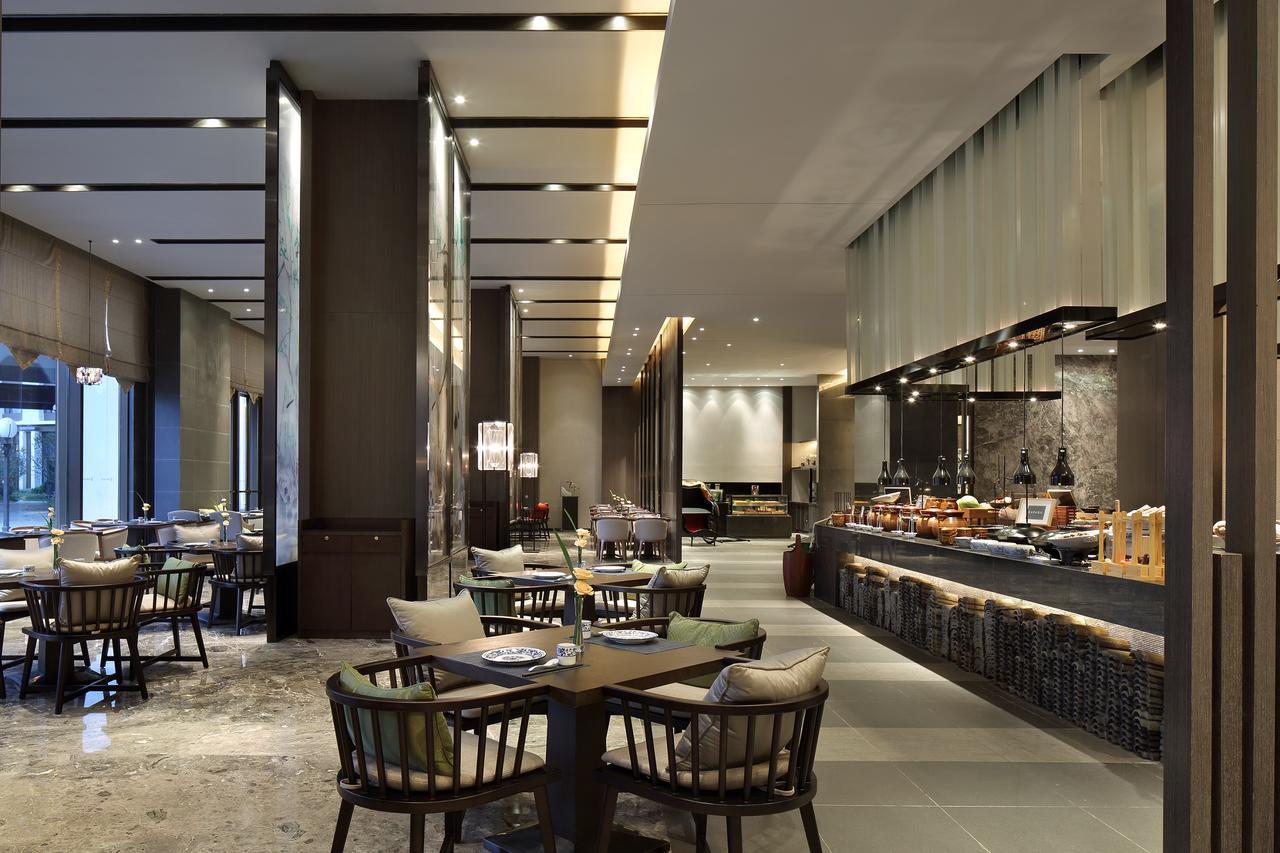 Отель Wanda Realm Hefei Chaohu Экстерьер фото