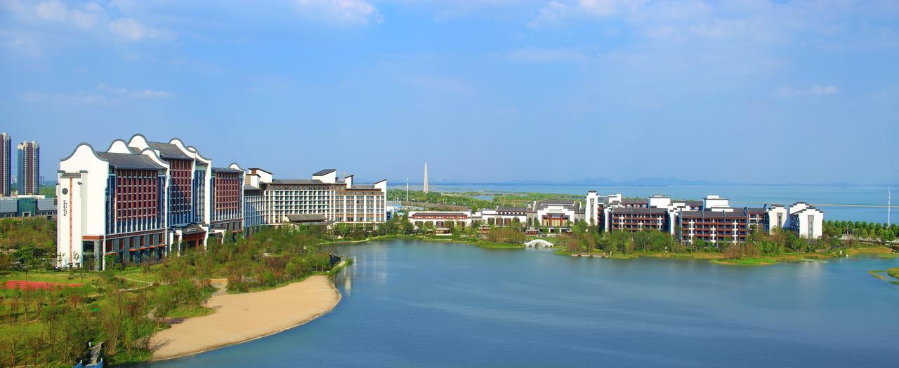Отель Wanda Realm Hefei Chaohu Экстерьер фото